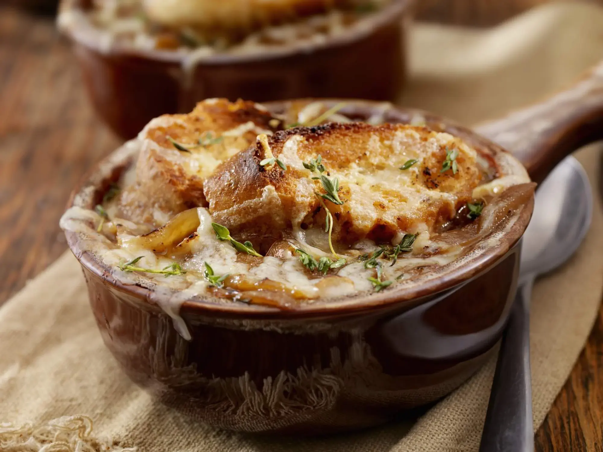 THEME_FOOD_FRENCHOPNIONSOUP_gettyimages
