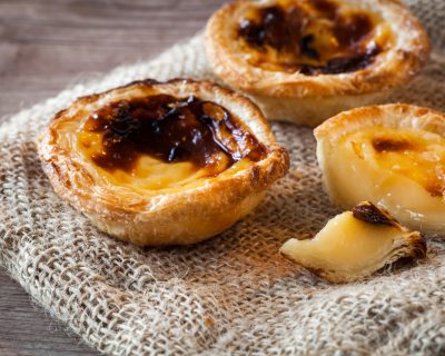 theme_food_pastel_de_nata_gettyimages-868936092_universal_within-usage-period_44697.jpg
