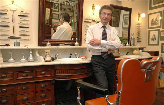 Den bästa rakningen i Paris får du på Alains traditionella barbershop