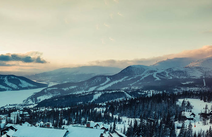 Landskapsbild från Åre skidanläggning i Jämtland. En perfekt destination för den åksugna familjen. 