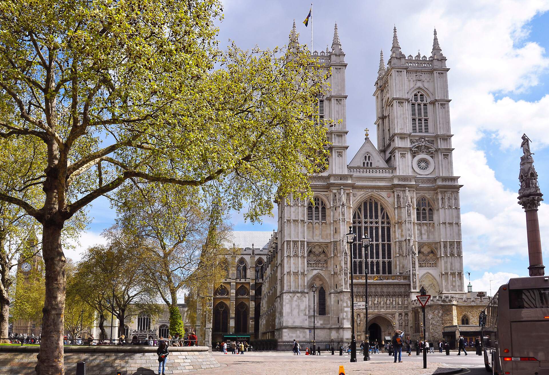 DEST_ENGLAND_LONDON_WESMINSTER-ABBEY-shutterstock-premier_793957294.jpg