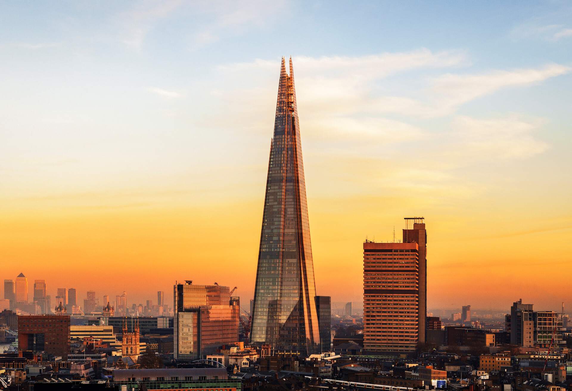 DEST_ENGLAND_LONDON_THE_SHARD_SUNSET_GettyImages-627813250