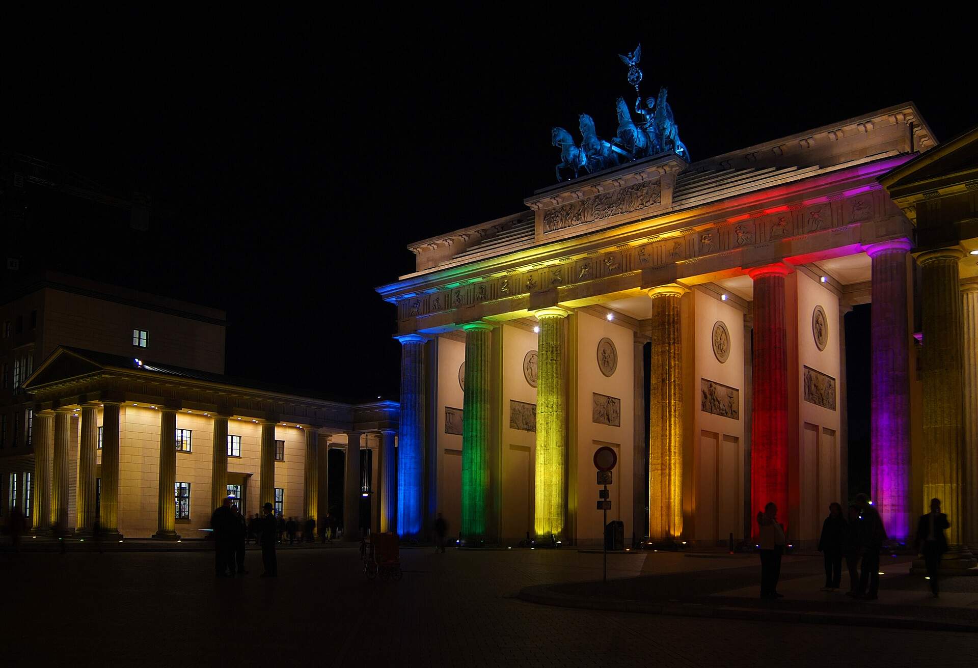 GERMANY_BERLIN_BRANDENBURG-GATE_THEME_GAY-PRIDE
