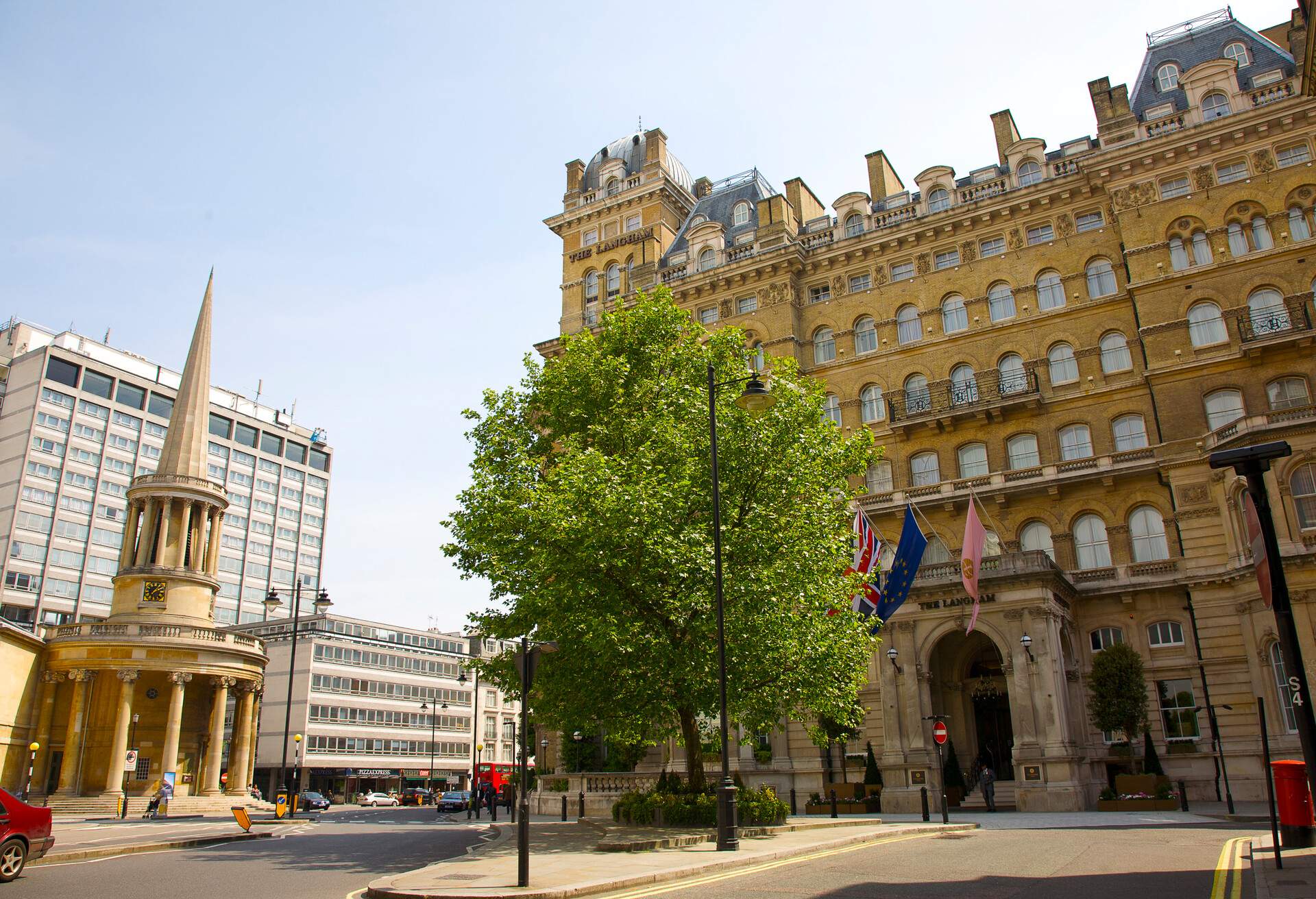 DEST_UK_LONDON_LANGHAM-PLACE_LANGHAM_HOTEL_GettyImages-128097718