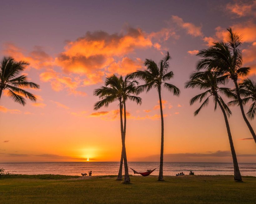 dest_usa_hawaii_honolulu_theme_sunset-gettyimages-1132578428_universal_within-usage-period_47535