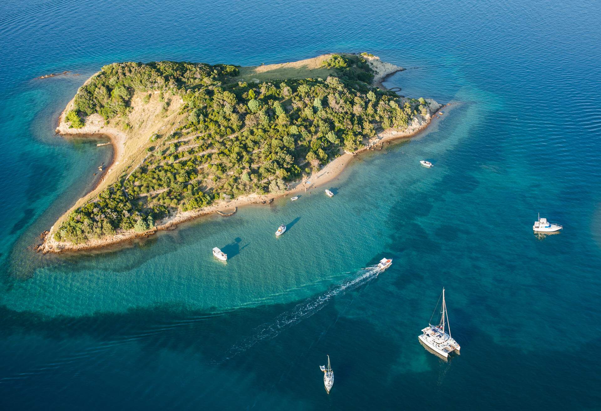 DEST_CROATIA_RAB-ISLAND-BEACH-GettyImages-494427608