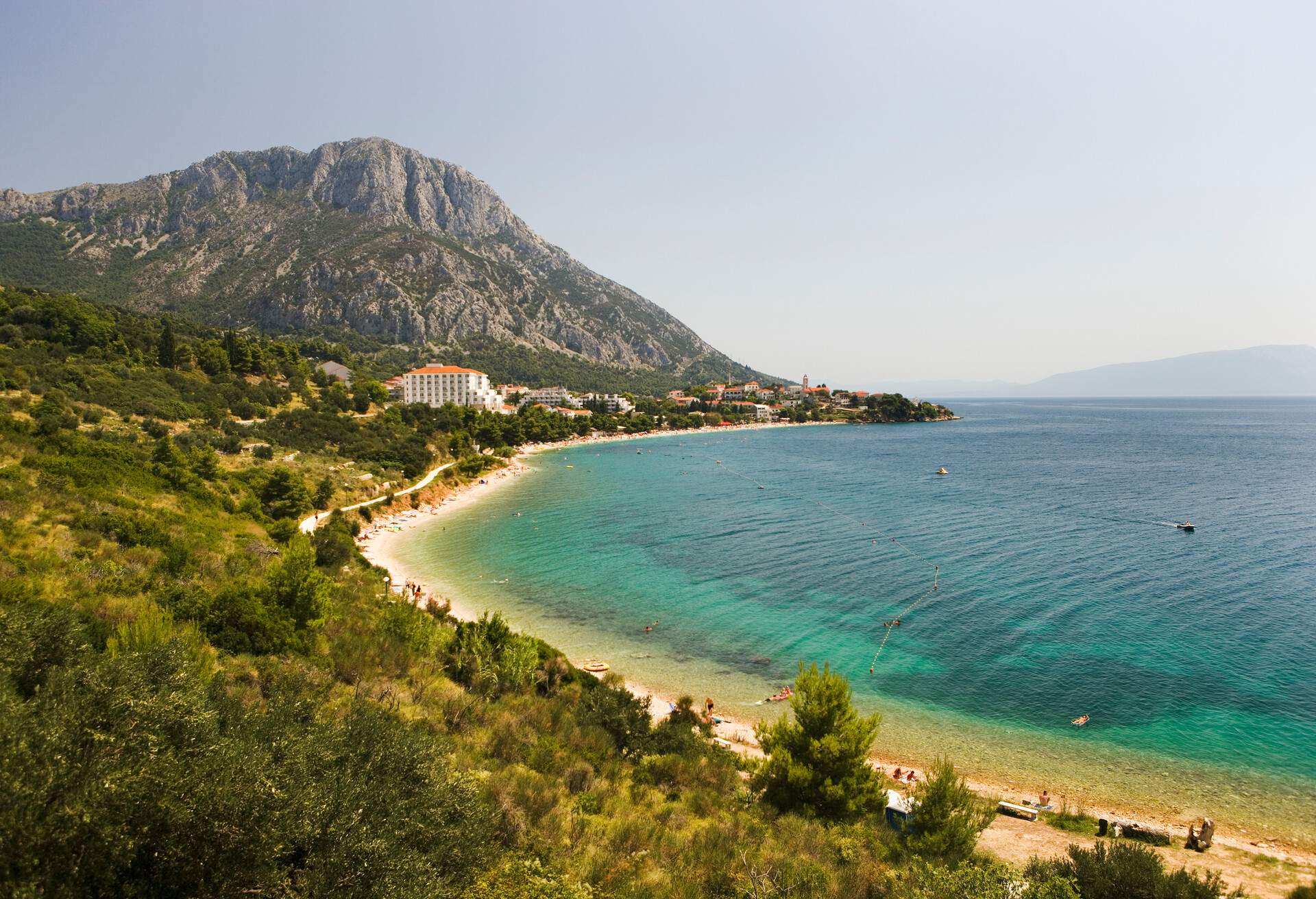 DEST_CROATIA_SPLIT_GORNJA-VALA-BEACH-GettyImages-522653936