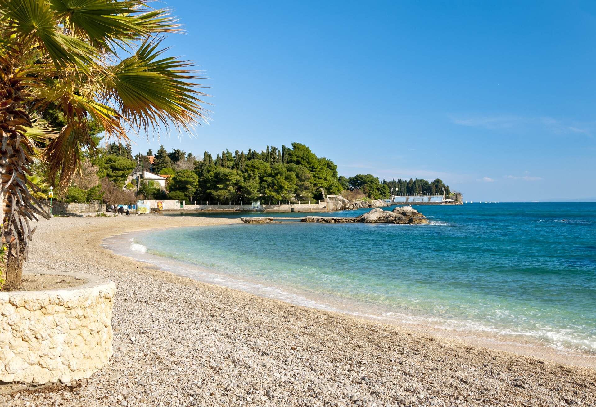 DEST_CROATIA_SPLIT_JEZINAC-BEACH-GettyImages-494028654