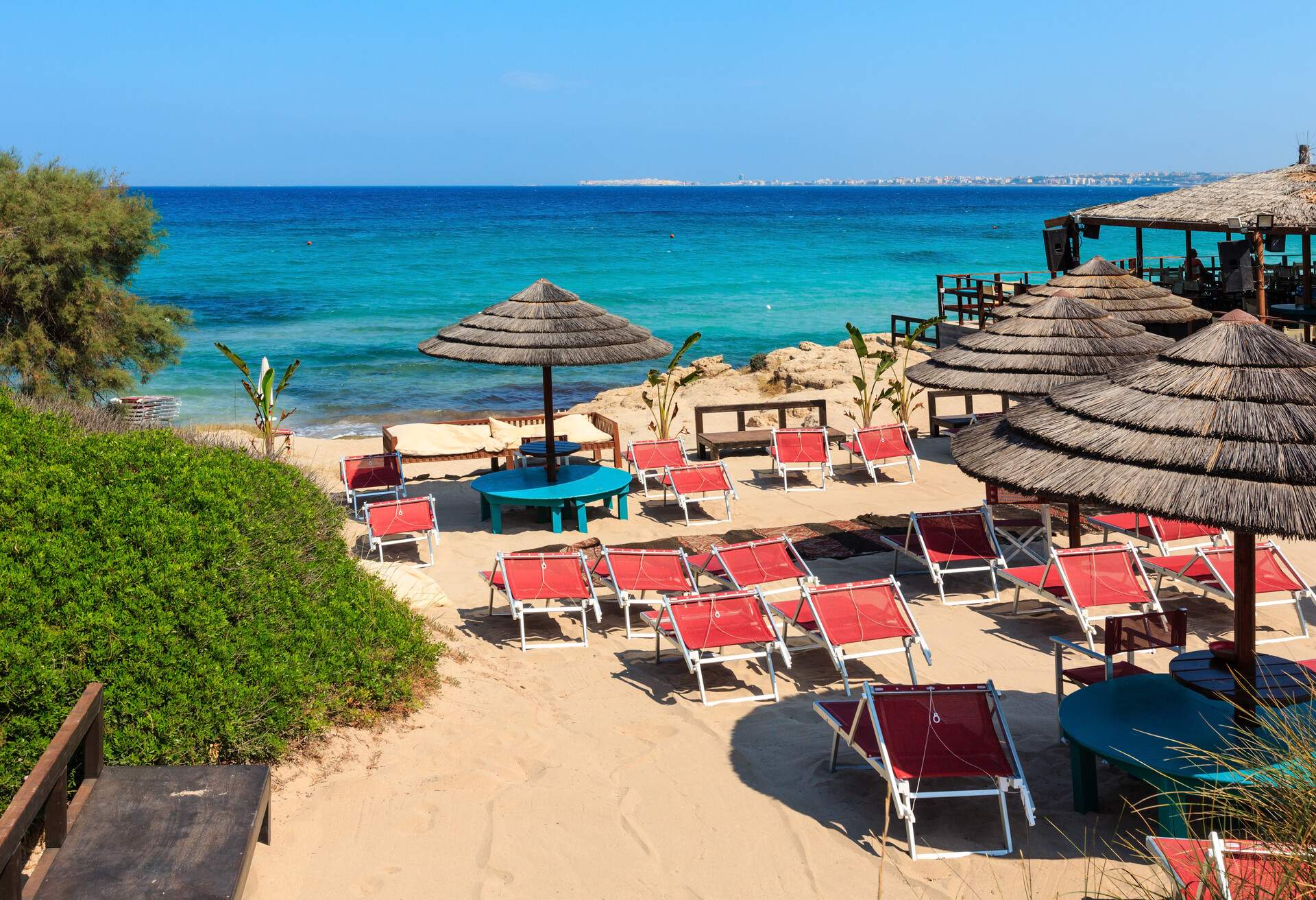 DEST_ITALY_SALENTO_PUGLIA_PUNTA-DELLA-SUINA-BEACH-GettyImages-875281434