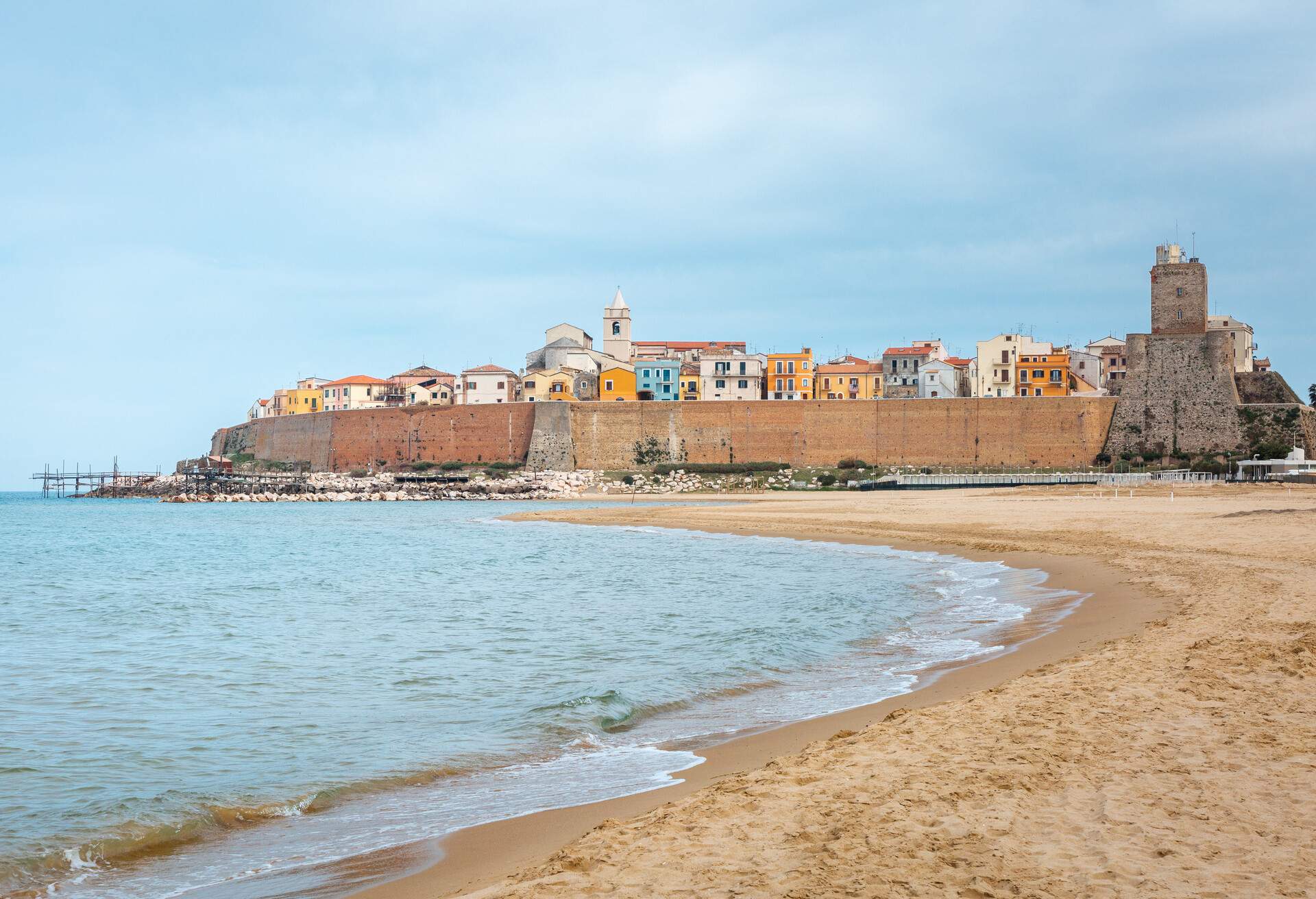 DEST_ITALY_TERMOLI_GettyImages-1156888893