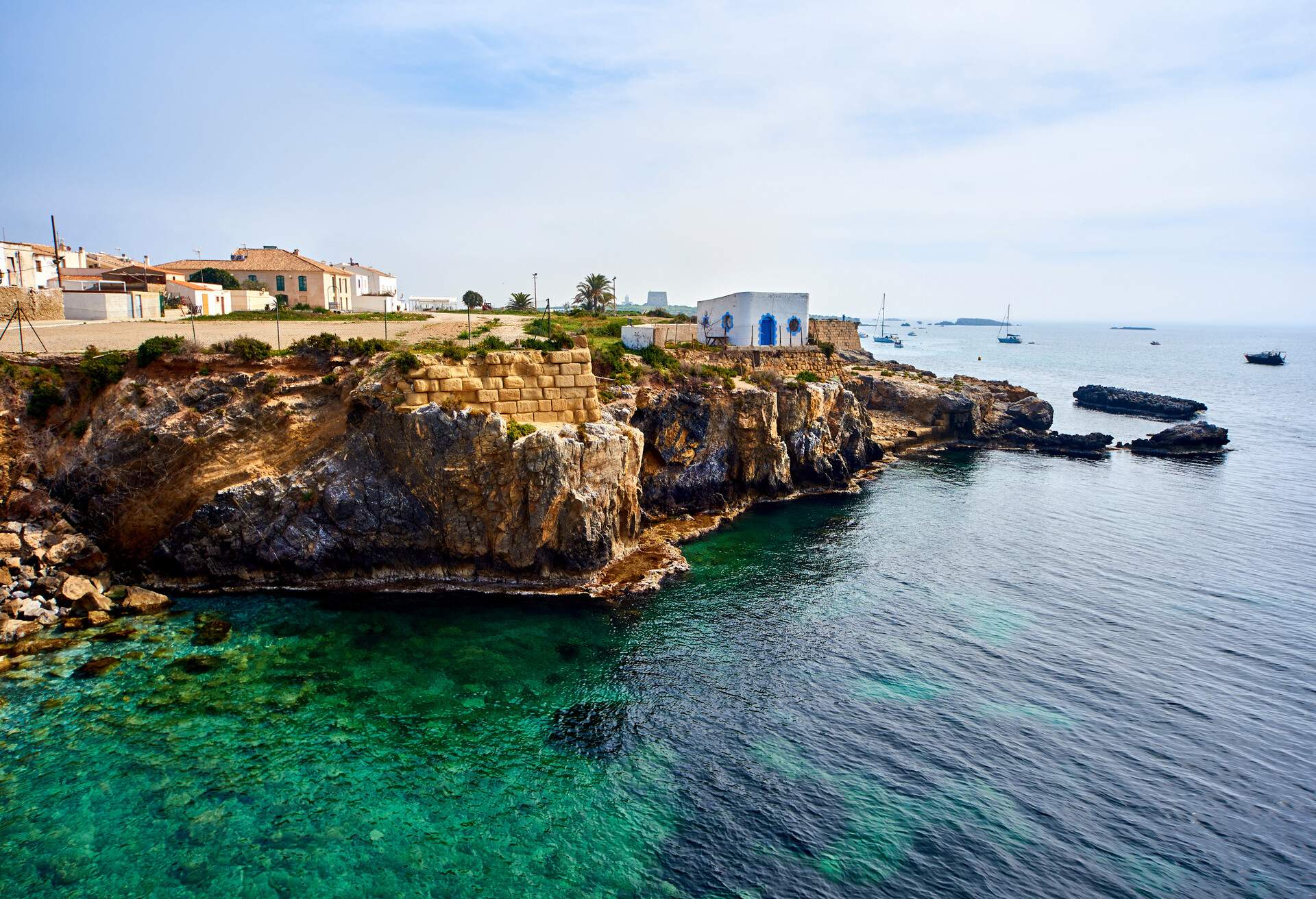 DEST_SPAIN_ALICANTE_TABARCA ISLAND-shutterstock-premier_602732600