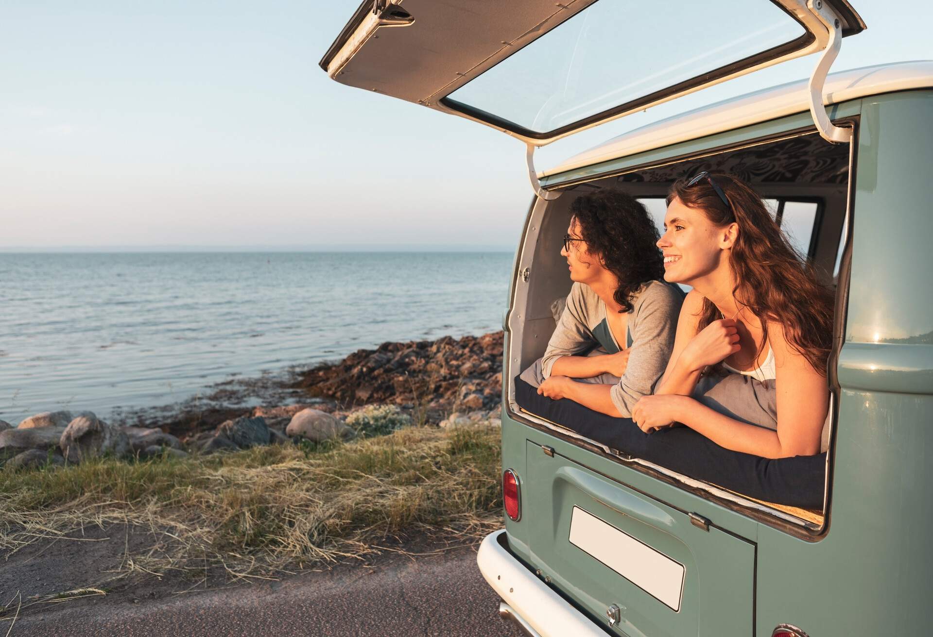 DEST_SWEDEN-THEME_PEOPLE_MOTOR-VAN_CAMPING-GettyImages-1346561560