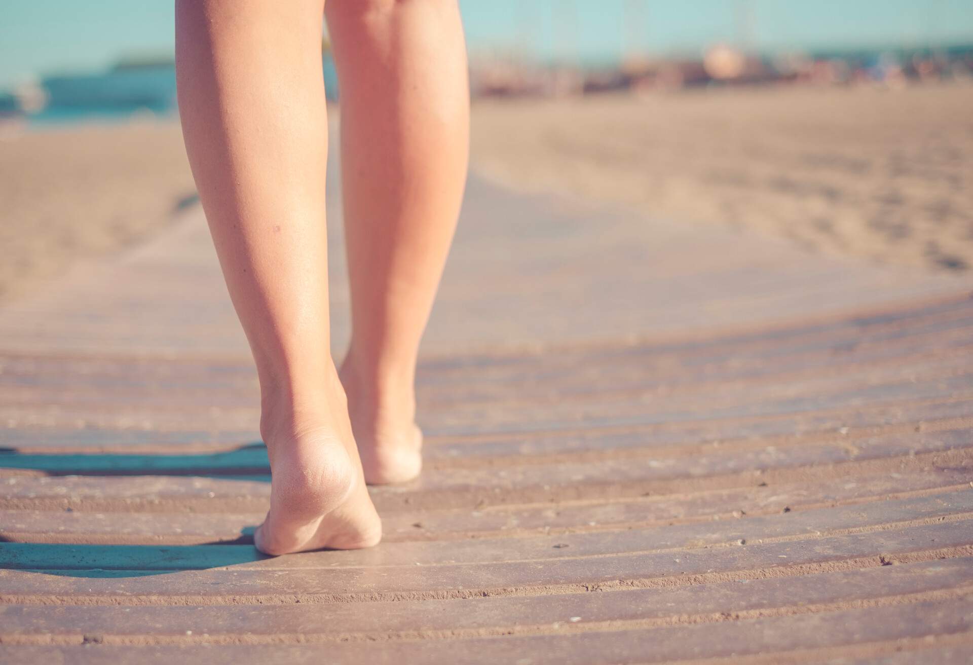THEME_PEOPLE_WALKING_ON_BEACH__GettyImages-664653441