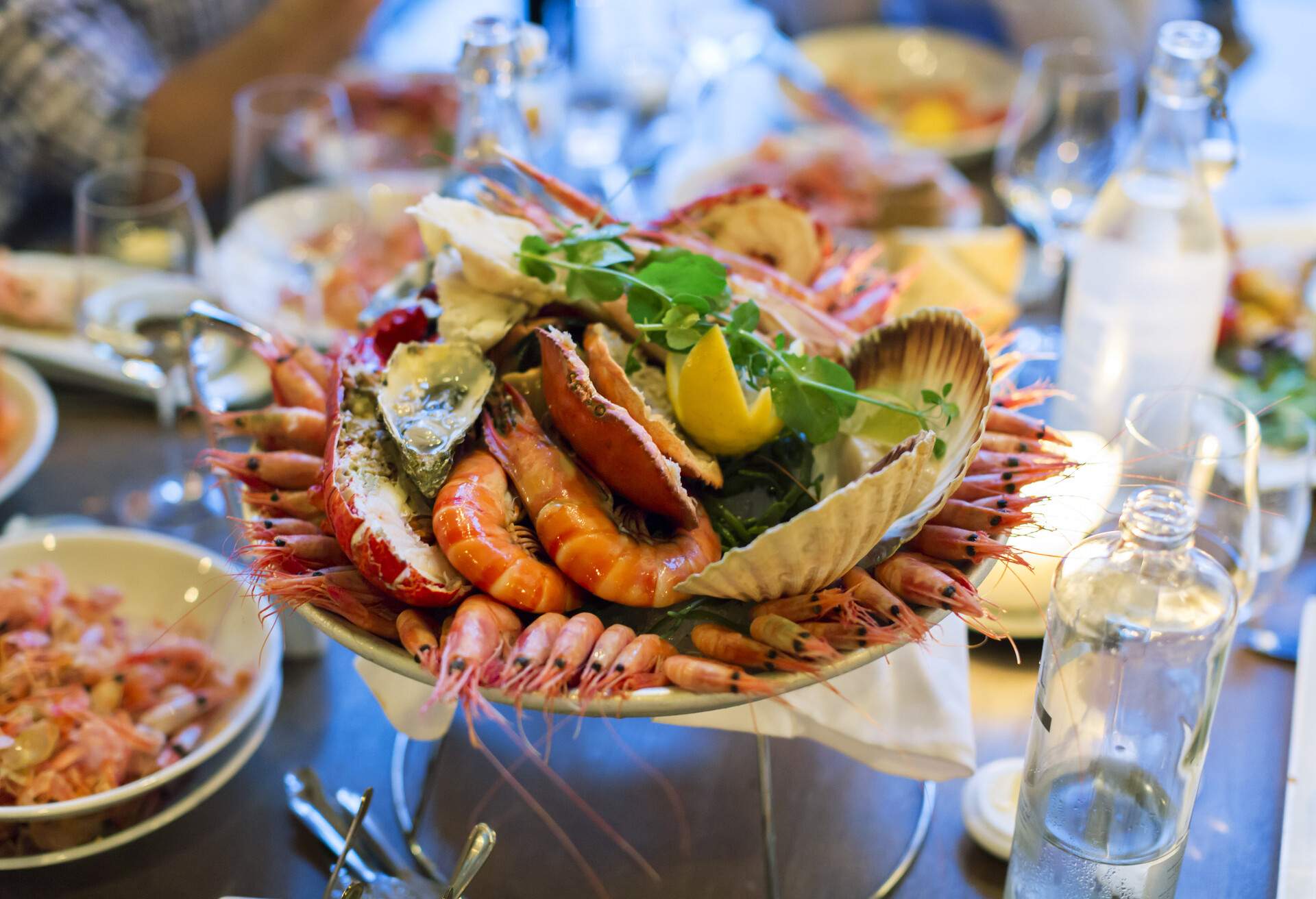 dest_norway_theme_food_seafood_norwegian_gettyimages-1248929638_universal_within-usage-period_82909