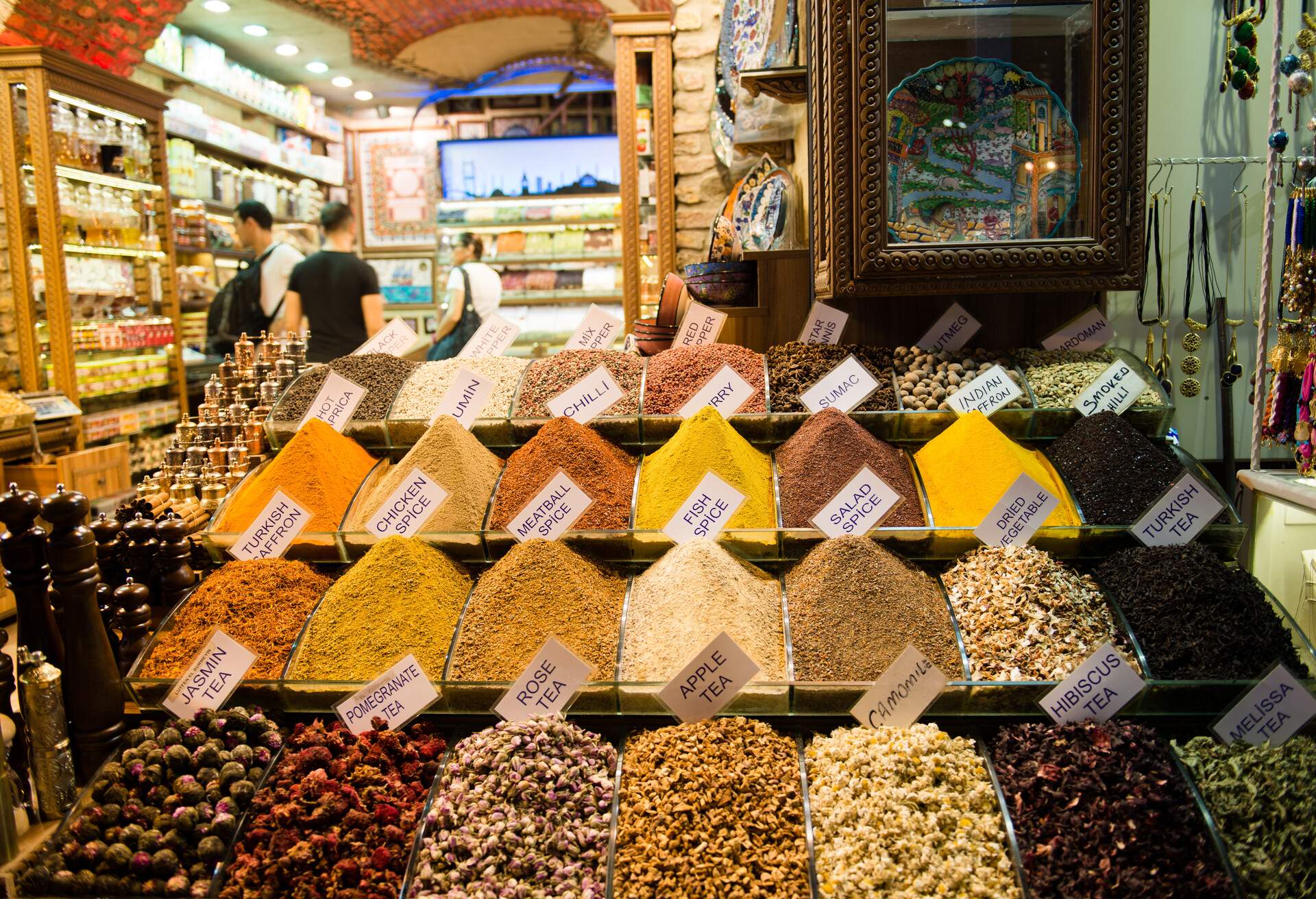 dest_turkey_istanbul_theme_food_gettyimages-549212381_universal_within-usage-period_45960