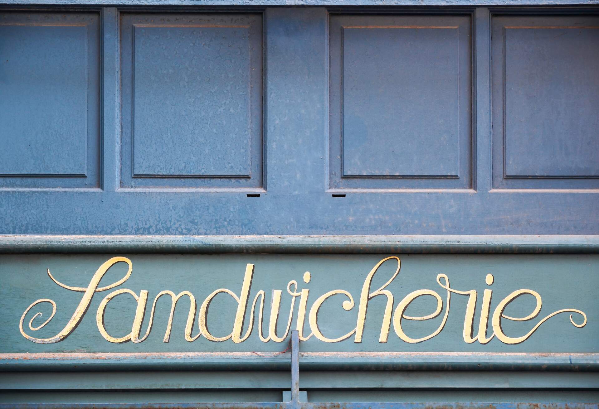 Sandwich shop called sandwicherie in french language