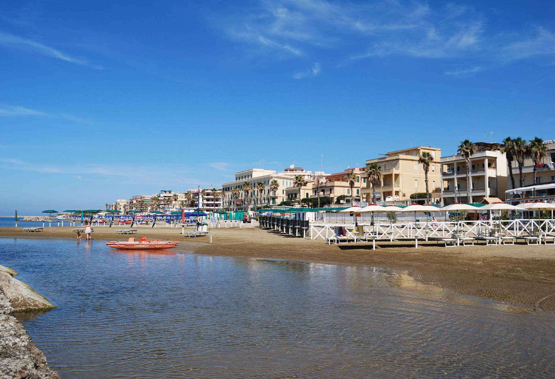 DEST_ITALY_ANZIO_shutterstock-portfolio_1118705063