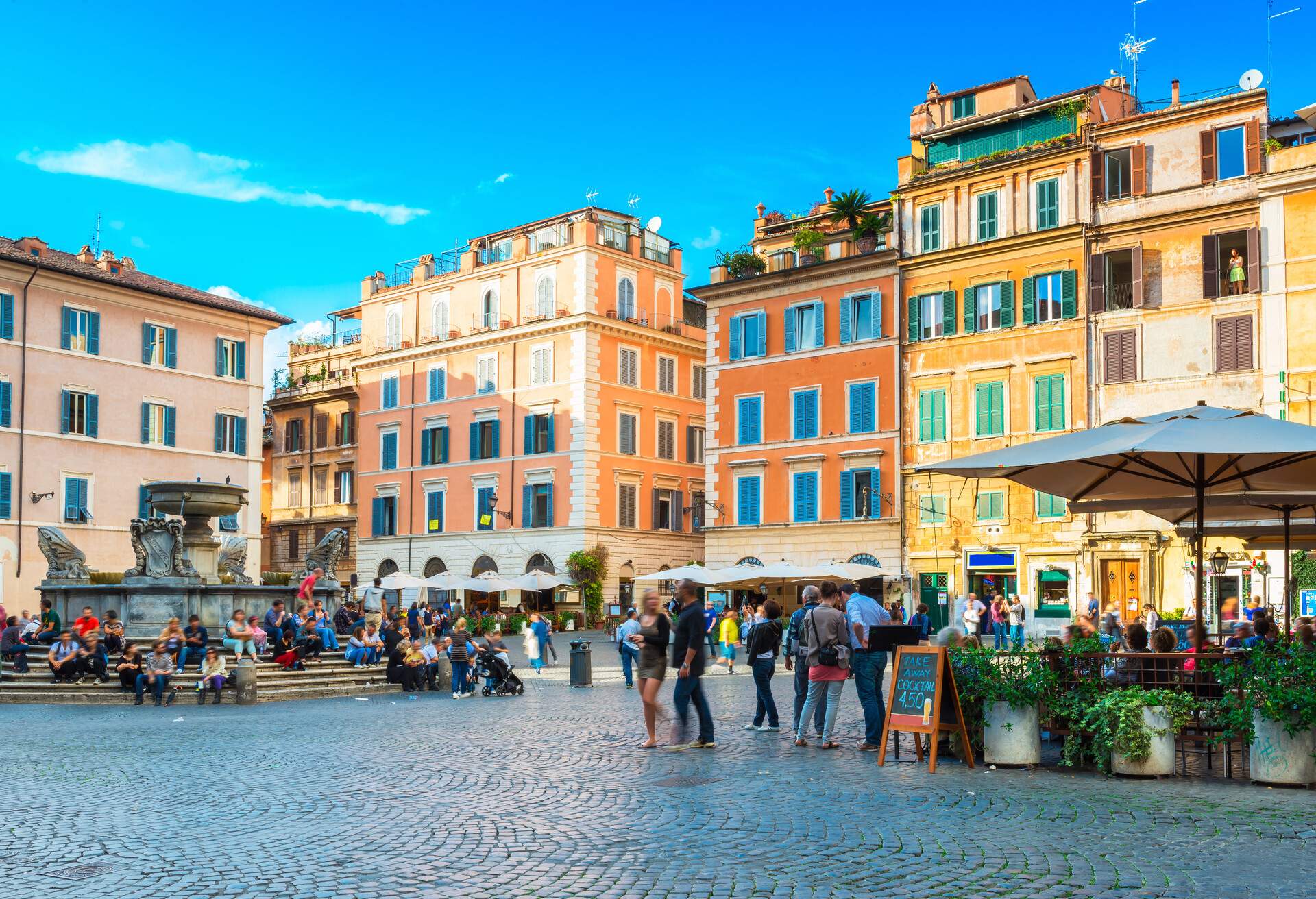 DEST_ITALY_ROME_PIAZZA-DI-SANTA-MARIA_shutterstock-portfolio_433814338