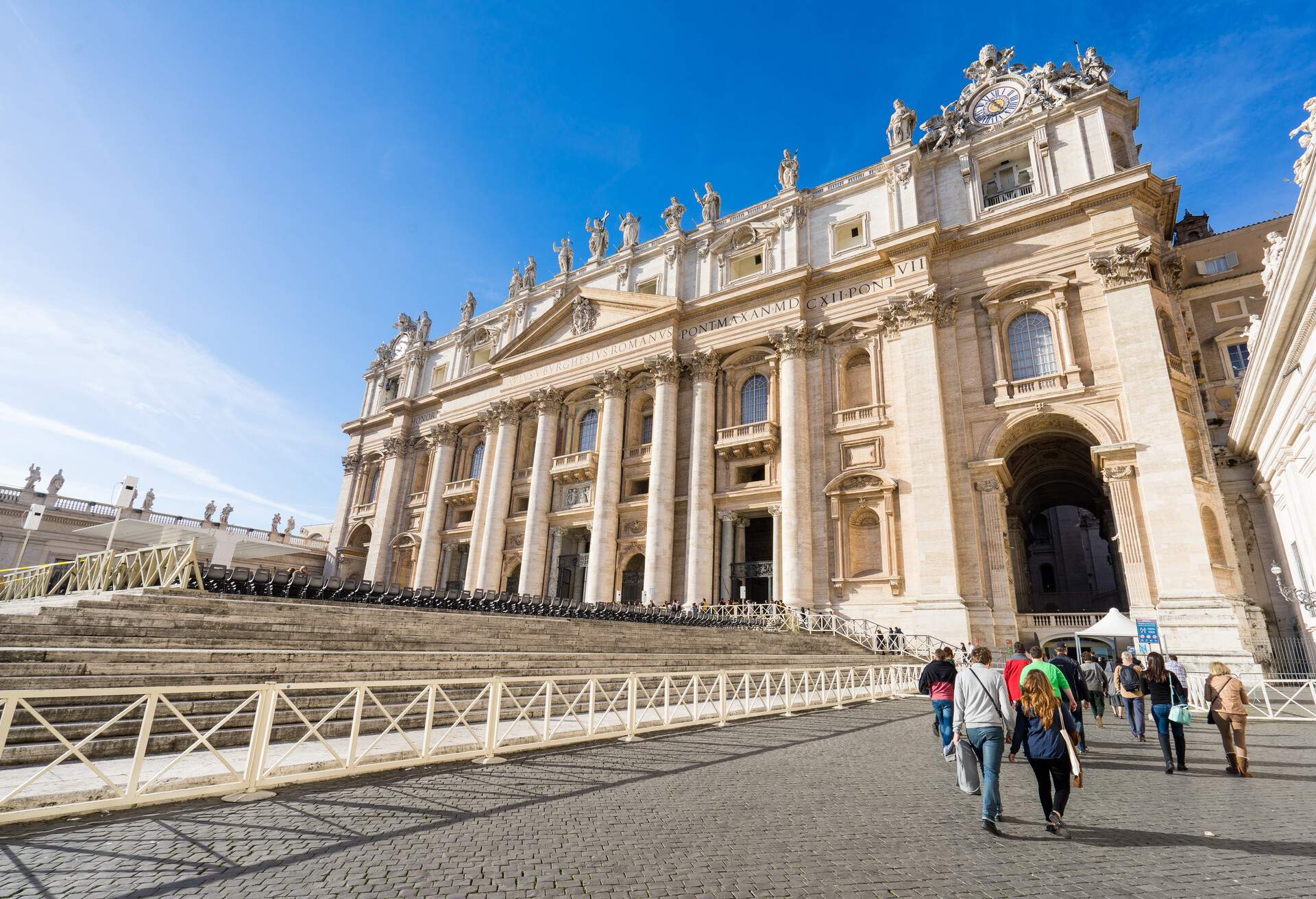 DEST_ITALY_ROME_ST PETERS BASILICA-shutterstock-premier_400711882