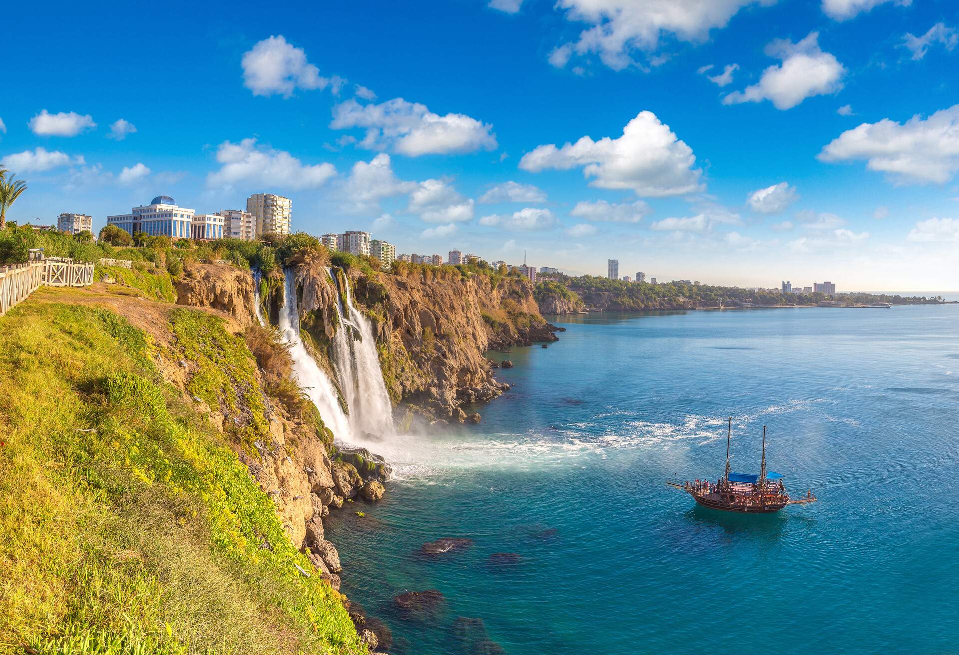 DEST_TURKEY_ANTALYA_shutterstock-premier_1026307081