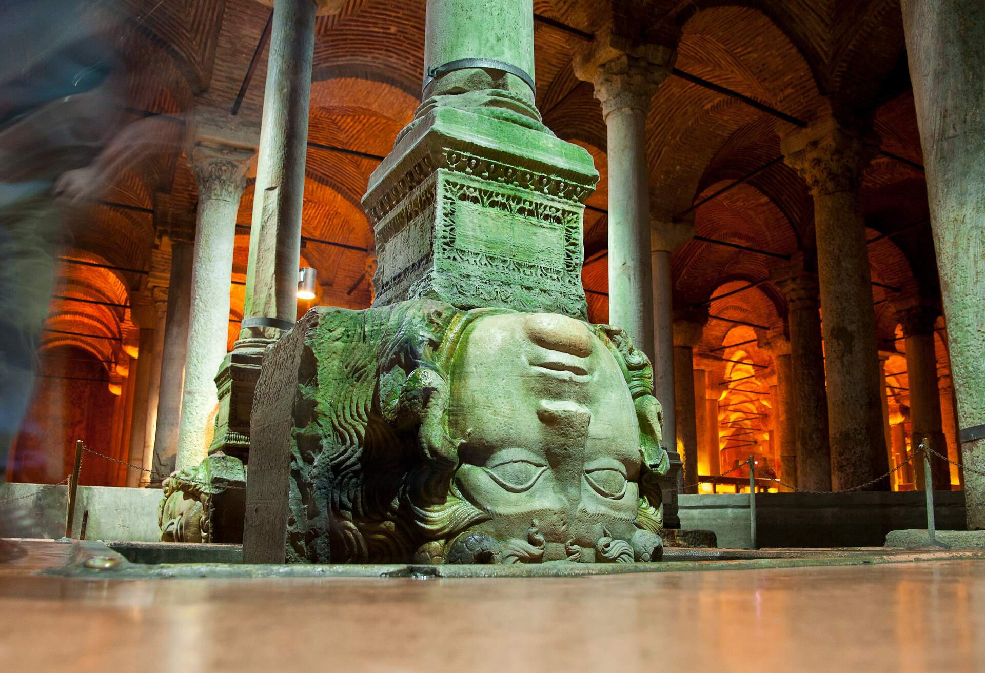 DEST_TURKEY_ISTANBUL_BASILICA_CISTERN_MEDUSA_GettyImages-490820589