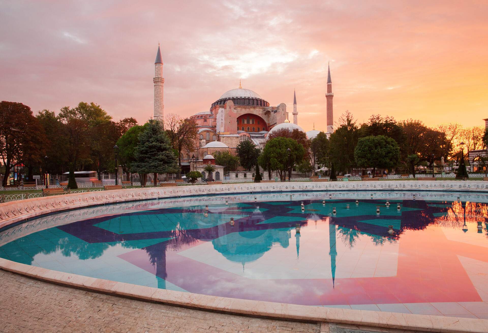 DEST_TURKEY_ISTANBUL_HAGIA SOPHIA_GettyImages-529000337