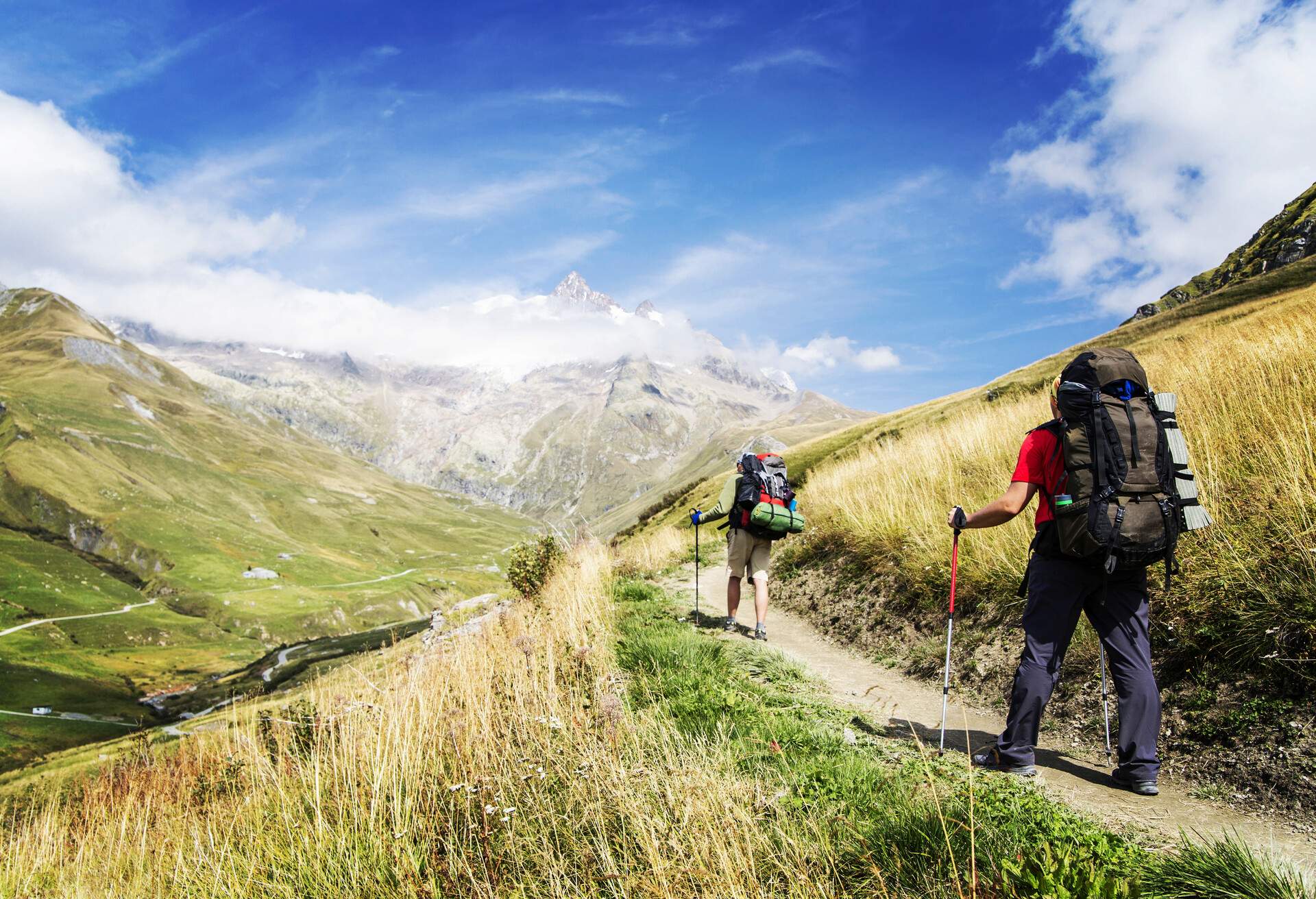 THEME_HIKING_DEST_MONT_BLANC_GettyImages-965334140