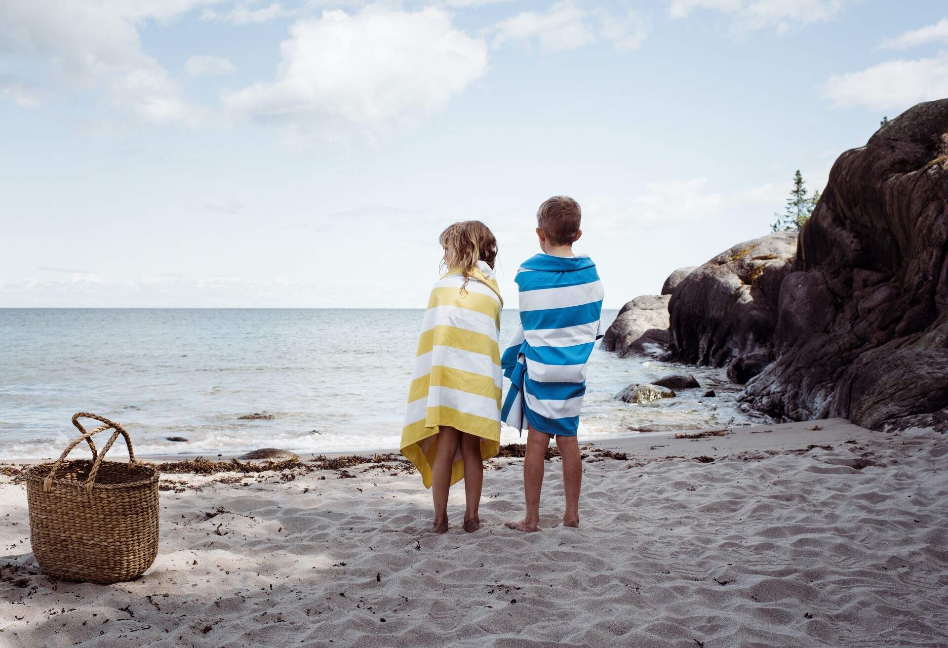 THEME_PEOPLE_KIDS_BEACH_GettyImages-1266131544.jpg