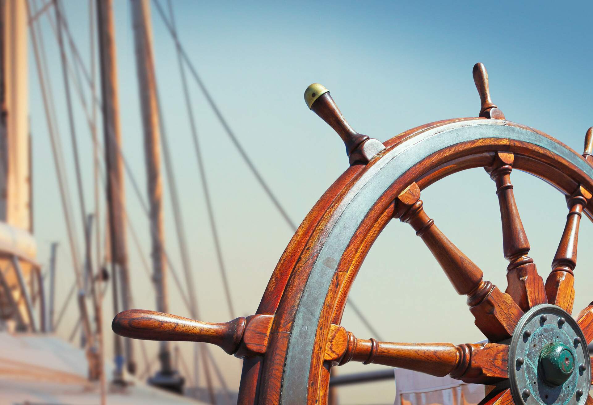 THEME_SHIP_STEERING_WHEEL_GettyImages