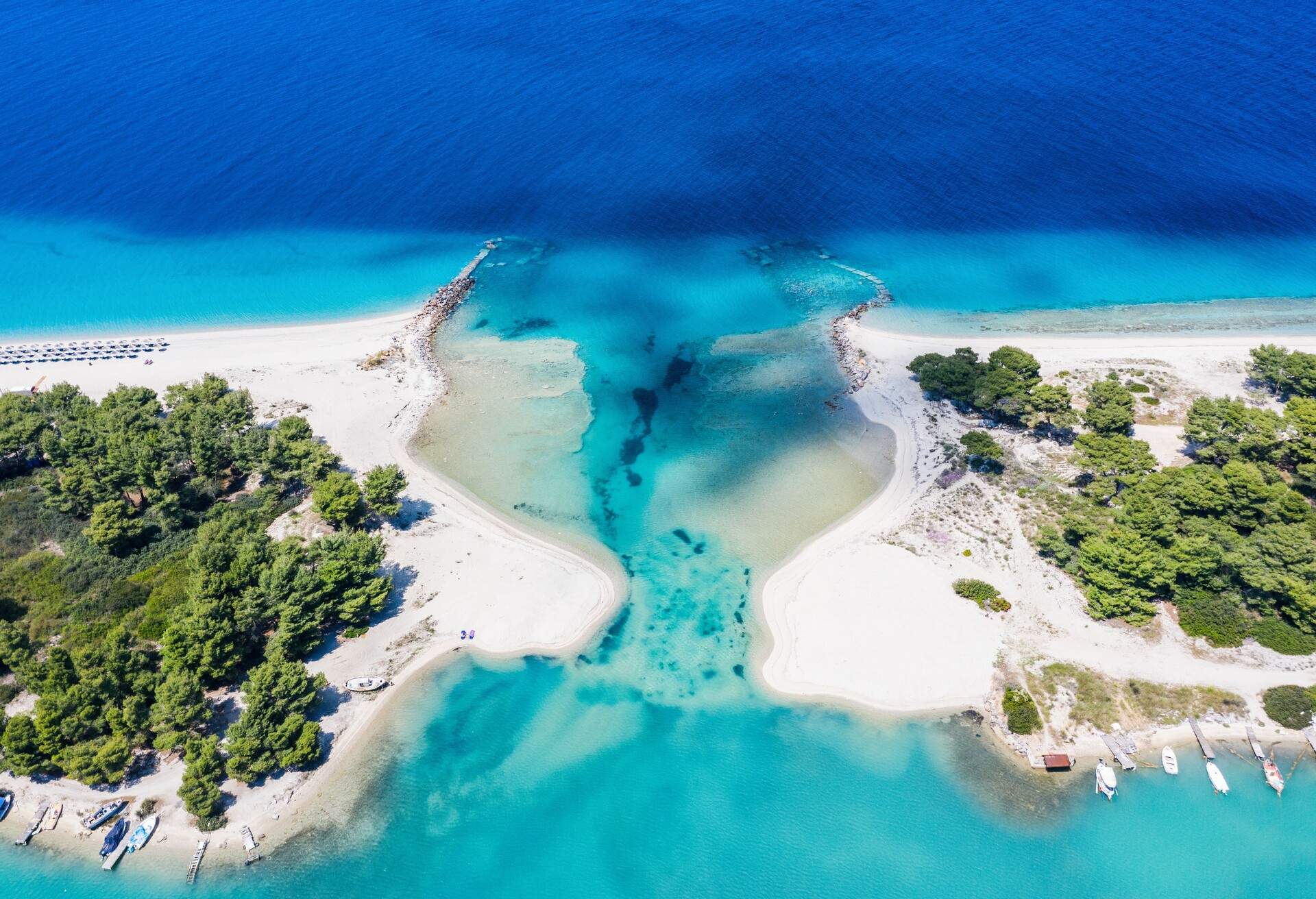 DEST_GREECE_Chalkidiki_GLAROKAVOS_BEACH_GettyImages