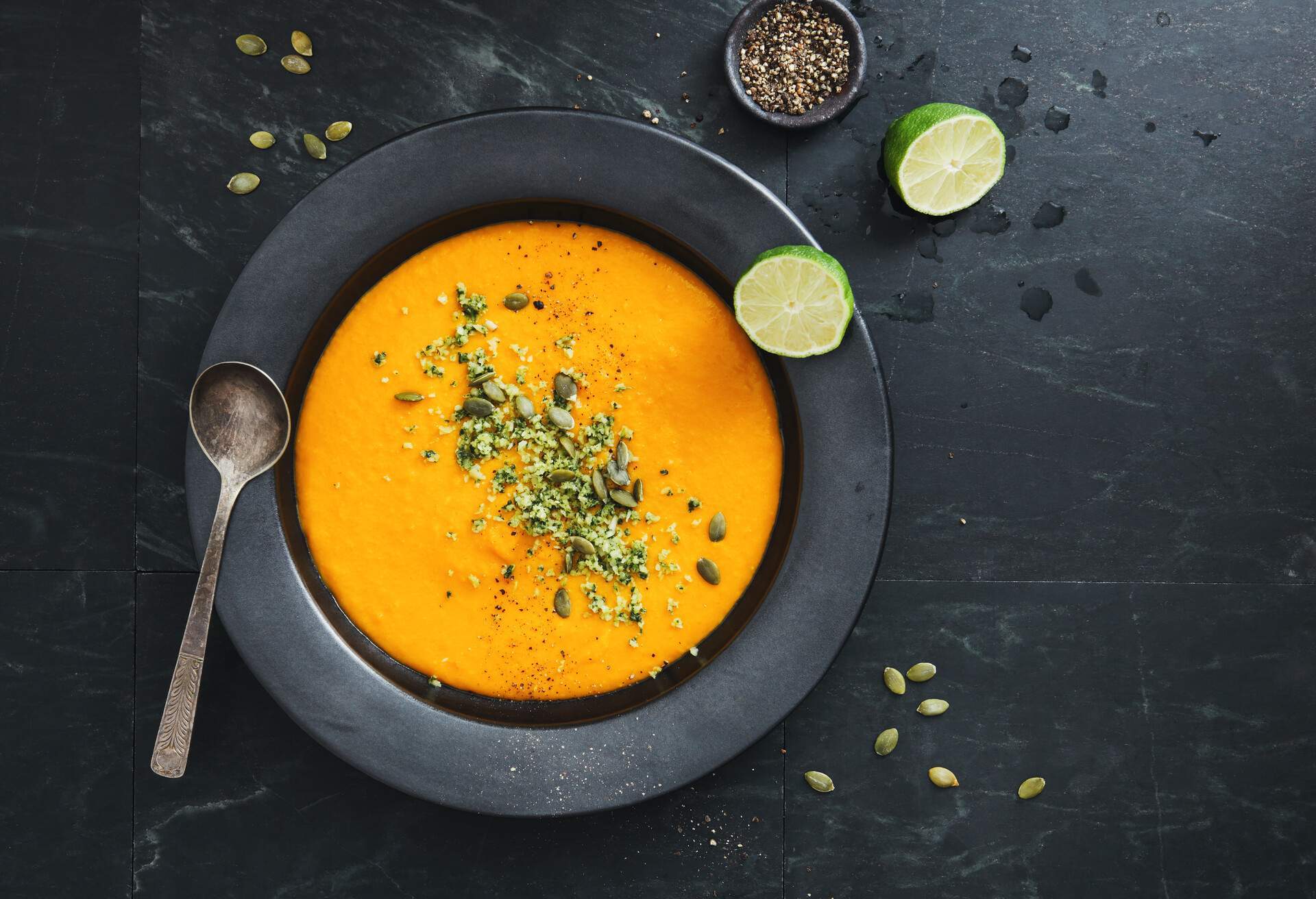 THEME_FOOD_PUMPKIN SOUP_GettyImages-623495598