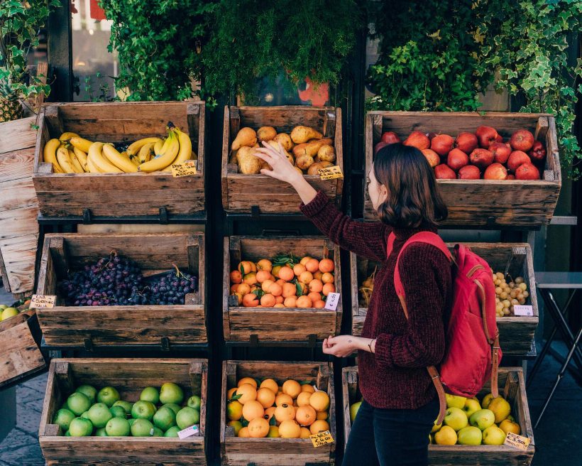 theme_shopping_market_food_gettyimages-878554632_kayak_within-usage-period_34210