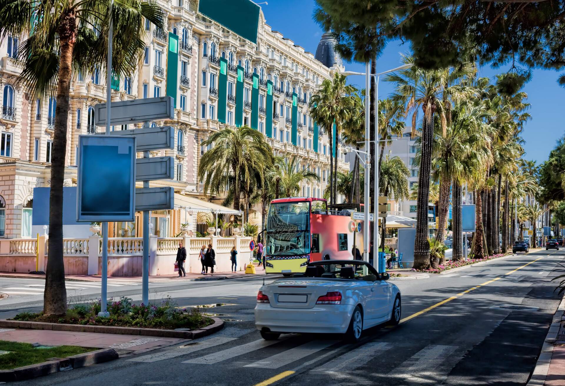 DEST_FRANCE_CANNES_LA-CROISETTE-PROMENADE_shutterstock-portfolio_1365078869