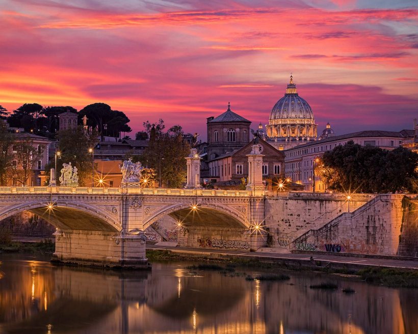 DEST_ITALY_ROME_VATICAN_TIBER_ST_PETERS_BASILICA_GettyImages