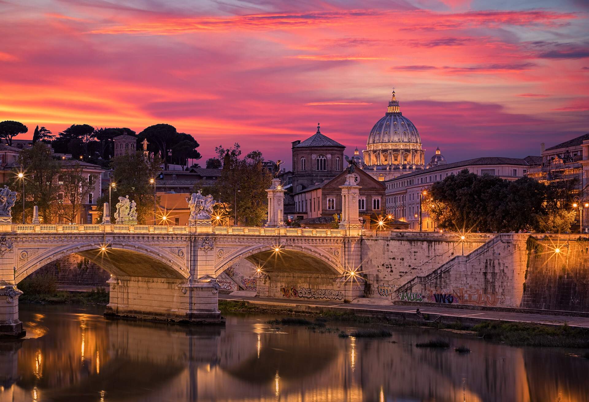 DEST_ITALY_ROME_VATICAN_TIBER_ST_PETERS_BASILICA_GettyImages