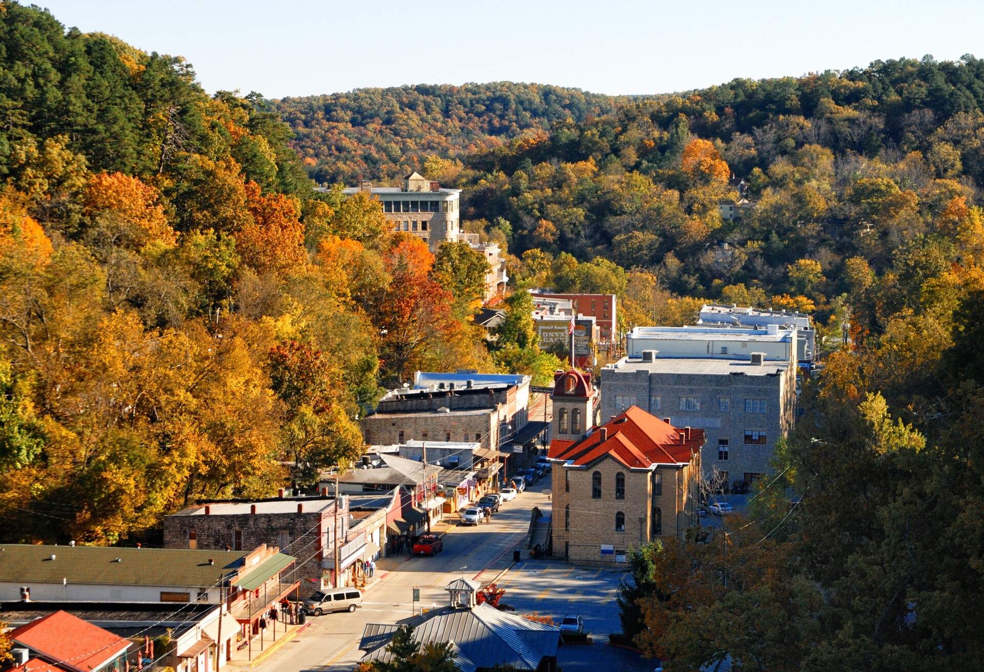 DEST_USA_ARKANSAS_EUREKA-SPRINGS_GettyImages-585331448