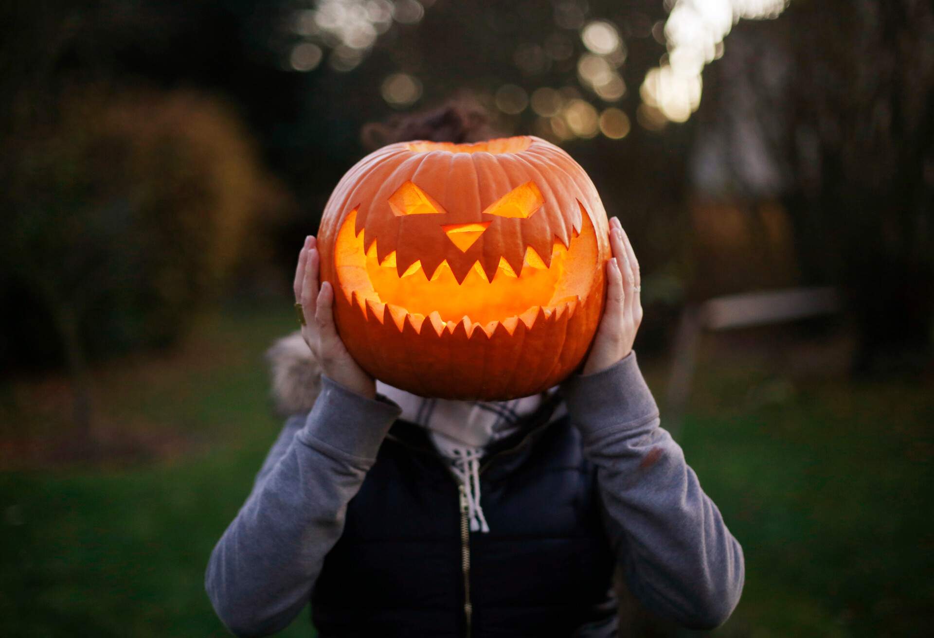 THEME_PEOPLE_KID_HALLOWEEN_PUMPKIN_GettyImages