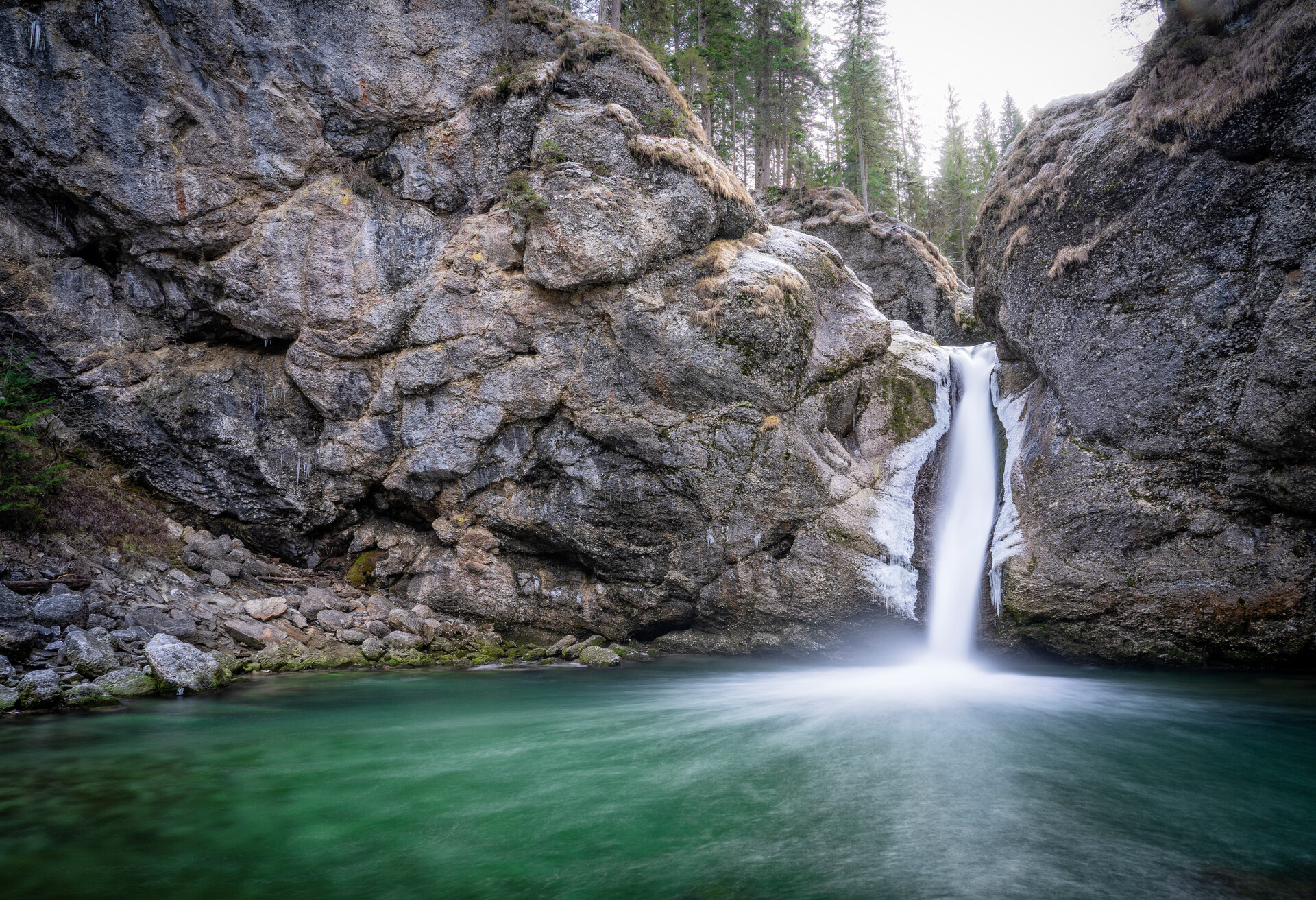 DEST_GERMANY_ALLGÄUER-ALPS_Buchenegg-Waterfall_GettyImages-1198047928