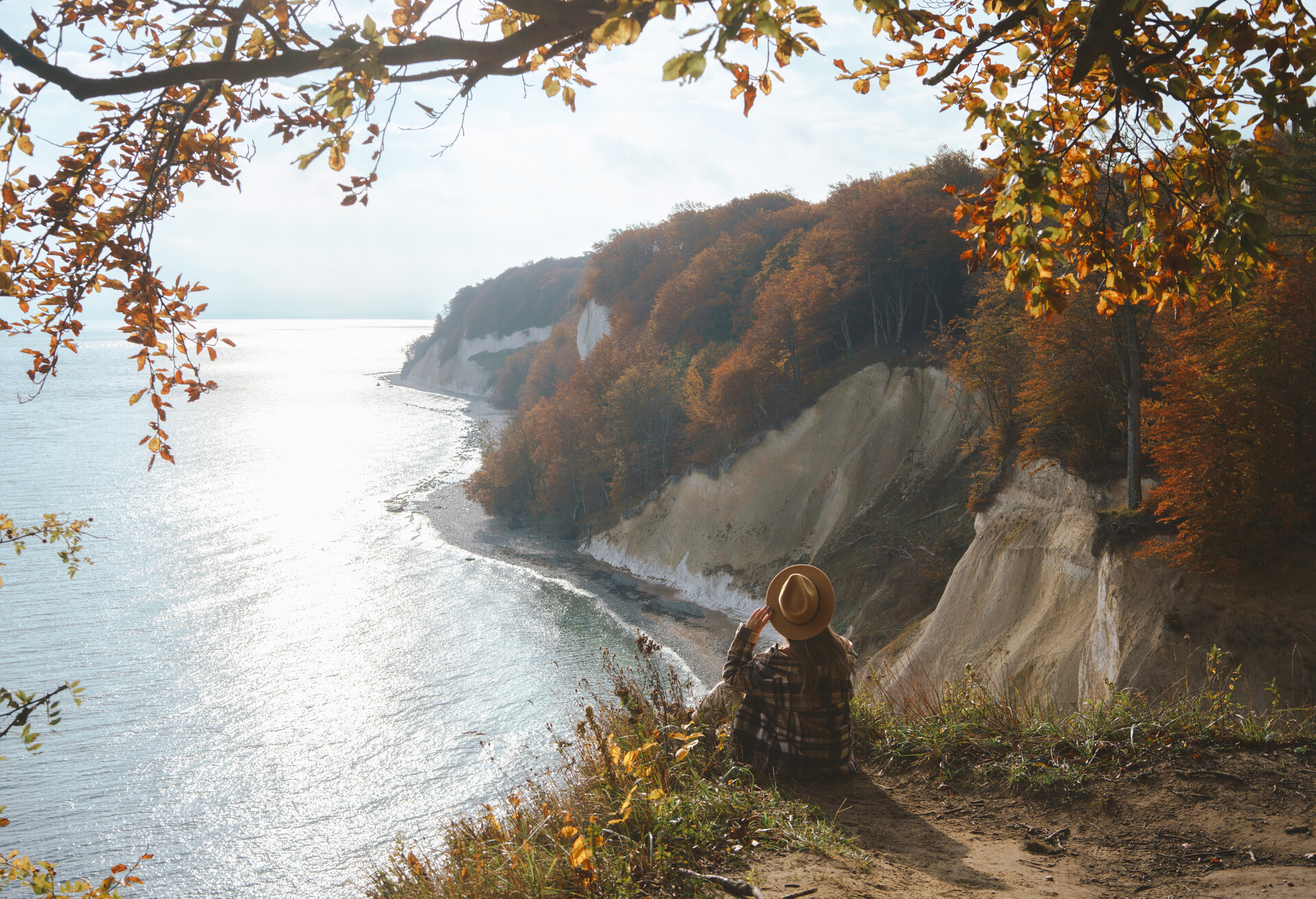 DEST_GERMANY_RÜGEN_JASMUND_FALL_AUTUMN_GettyImages-1282476034