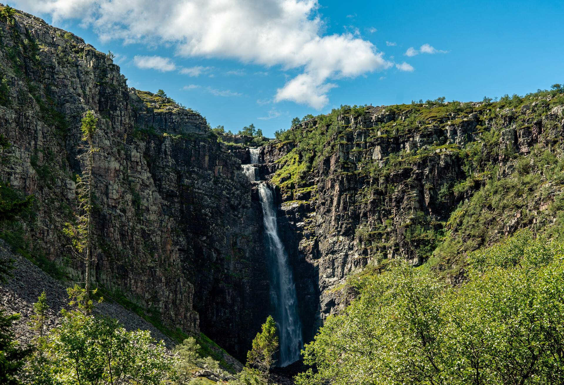 nature_waterfall