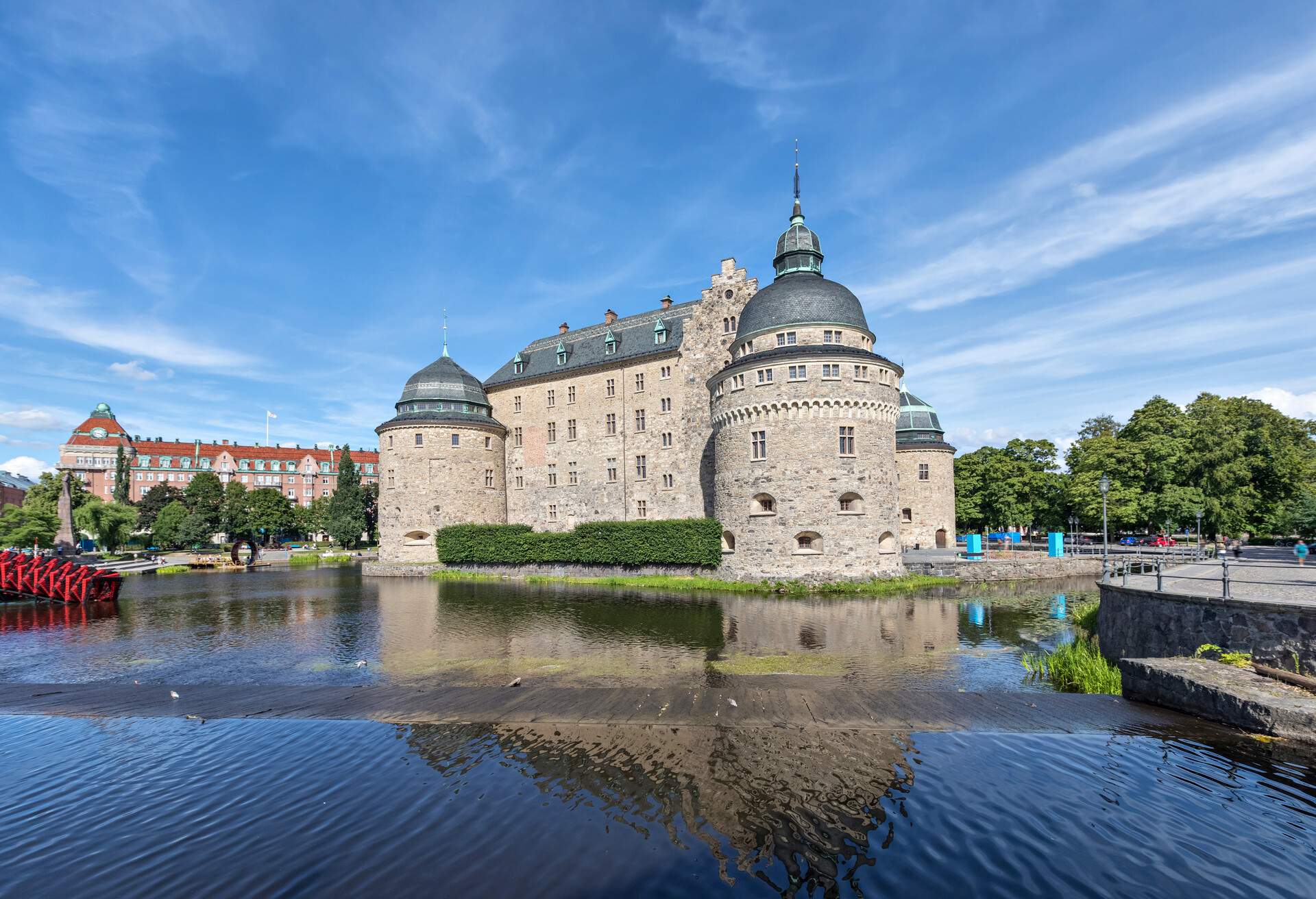 DEST_SWEDEN_OREBRO_OREBRO-CASTLE_shutterstock-portfolio_699779347