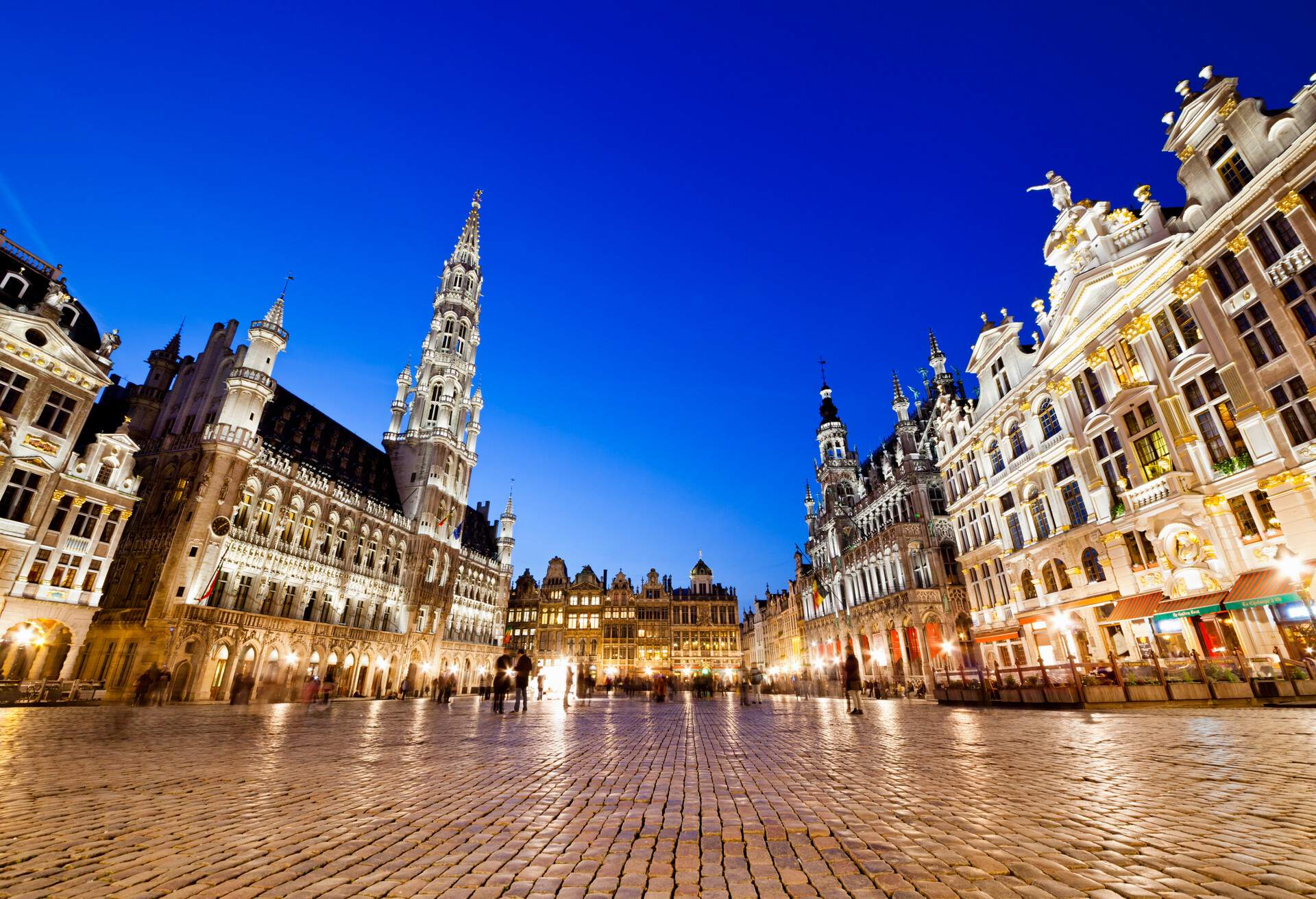 Grand Place (UNESCO World Heritage Site) at dusk - Brussels, Belgium.