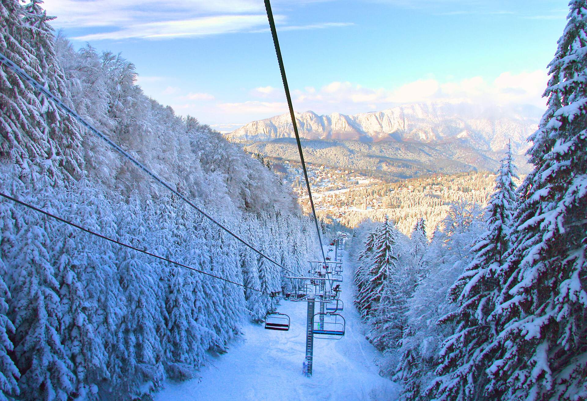 DEST_CANADA_WHISTLER_Ski Resort in winter-GettyImages-638173594