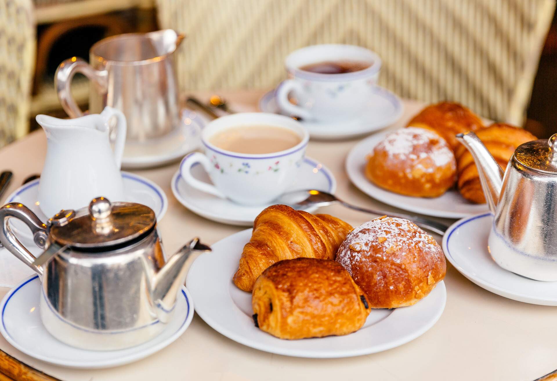 DEST_FRANCE_PARIS_CAFE_BREAKFAST_GettyImages-1298379194