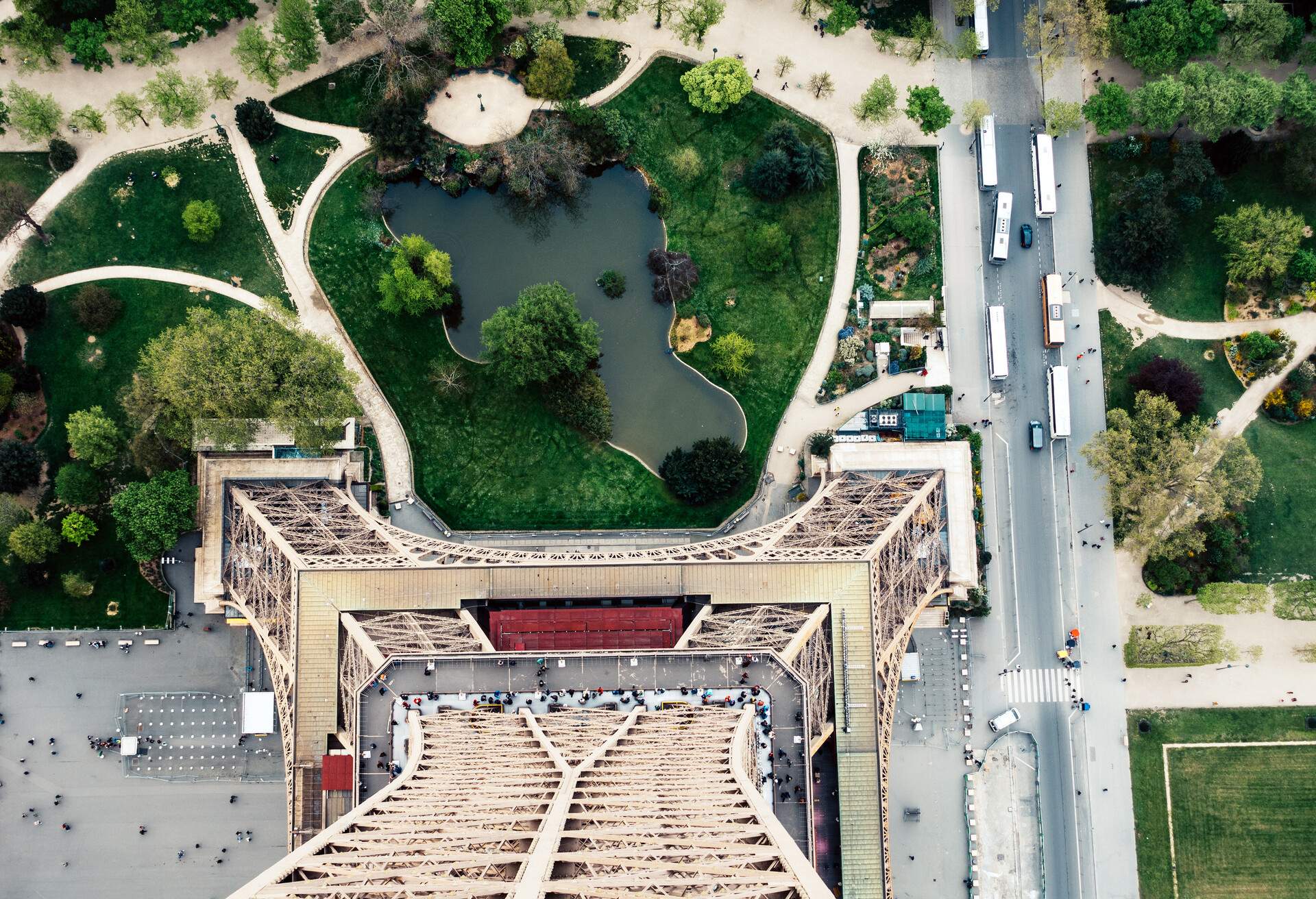 DEST_FRANCE_PARIS_Eiffel-Tower_GettyImages-594910986