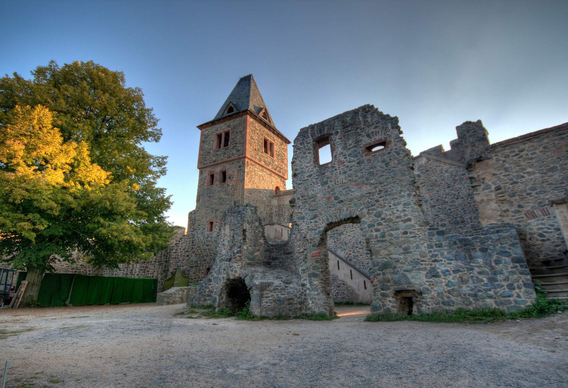 DEST_GERMANY_FRANKENSTEIN_CASTLE_GettyImages-172619652