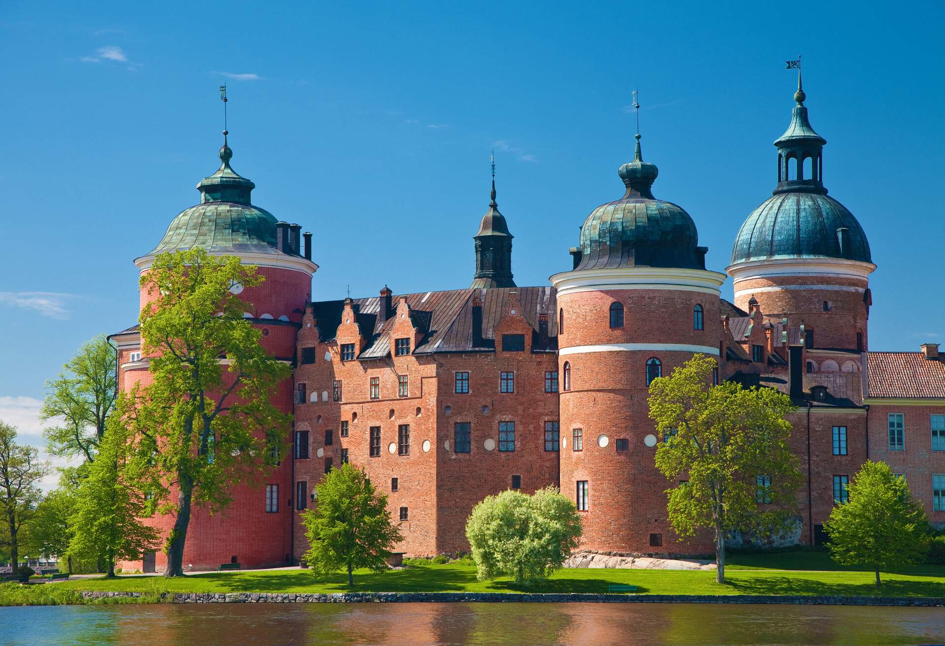 H r Hittar Du Sveriges Vackraste Slott Du Inte F r Missa Momondo