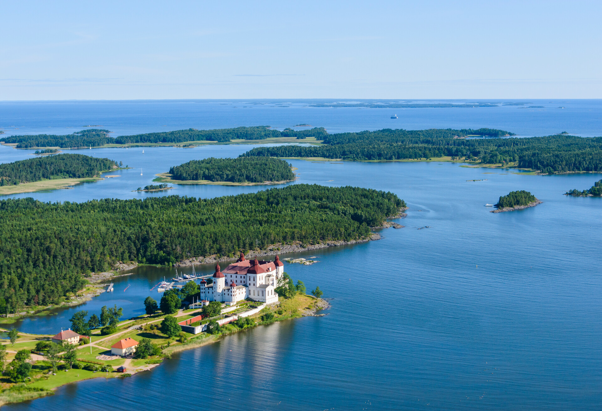 SWEDEN_Lake_Vänern-_Islands