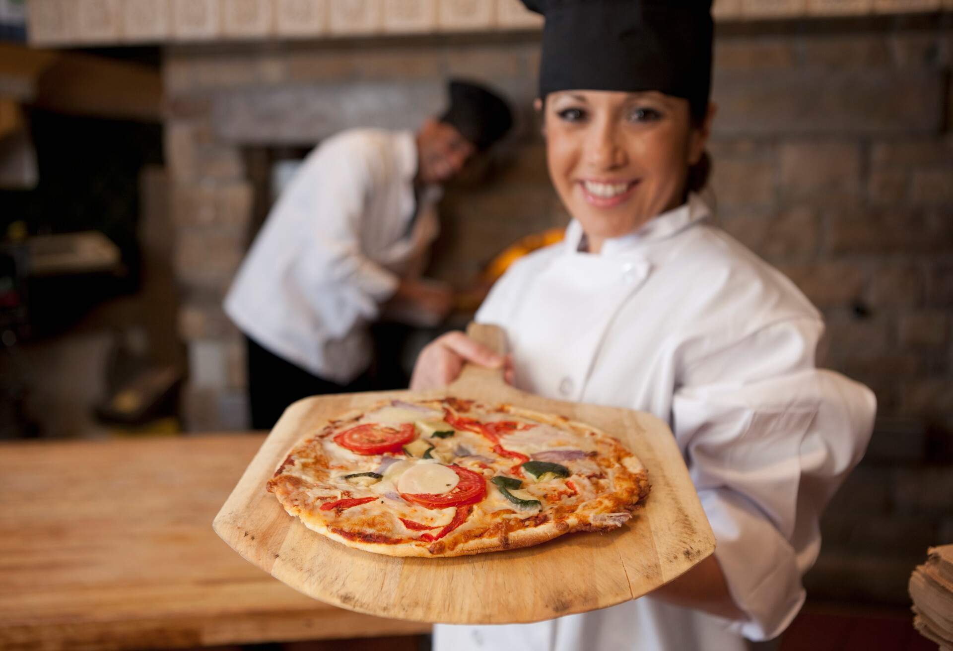 THEME_PEOPLE_WOMAN_FOOD_PIZZA_PIZZERIA_CHEF