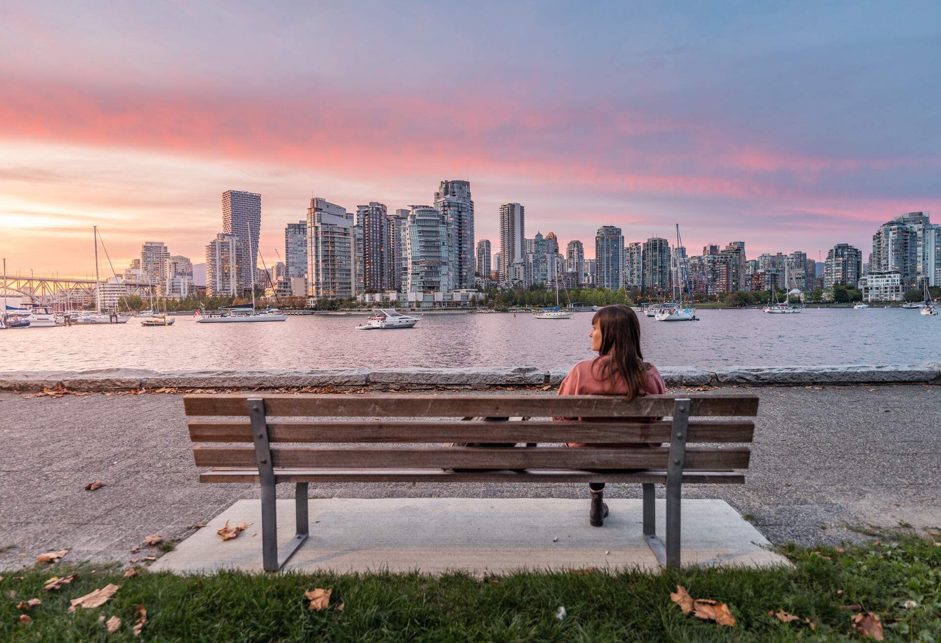 DEST_CANADA_BRITISH_COLUMBIA_VANCOUVER_SKYLINE_GettyImages-1187843990